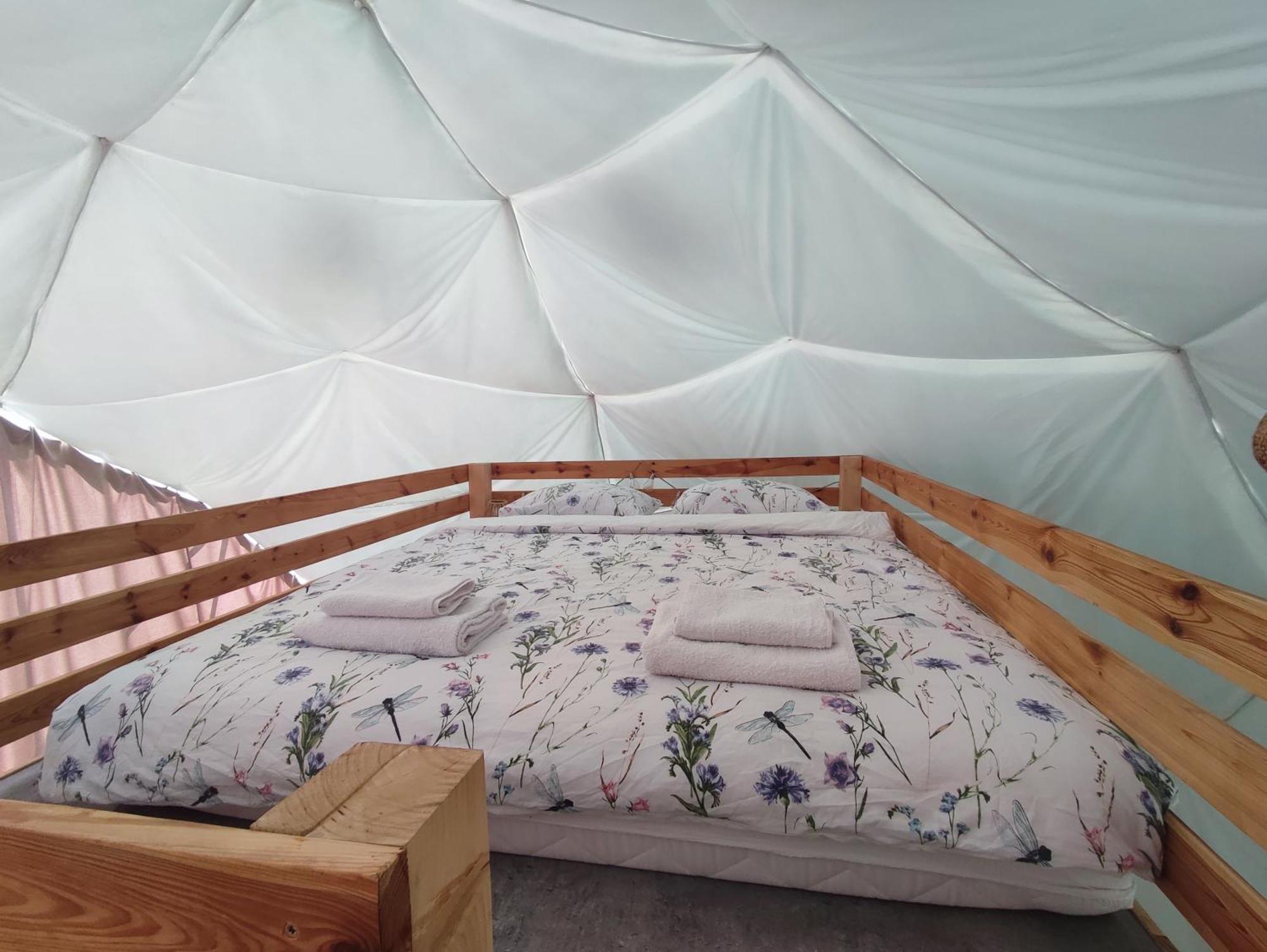 Forrest Glamp Otel Mieroszow Dış mekan fotoğraf